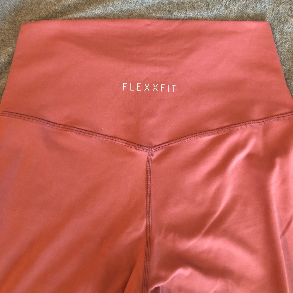 FLEXXFIT Leggings 💗
